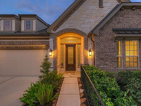 3rd image of 135 N Almondell Cir