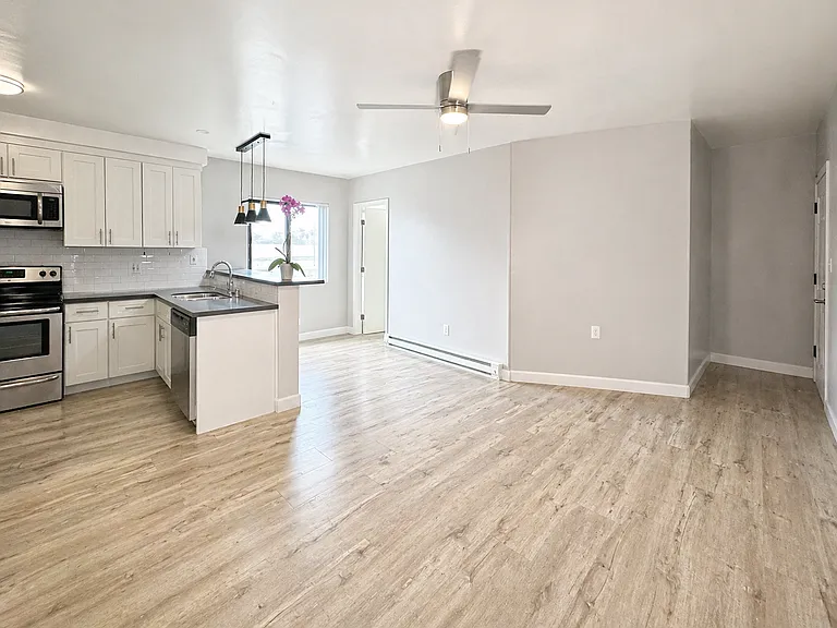 21111 Wood Ave — Photo 16