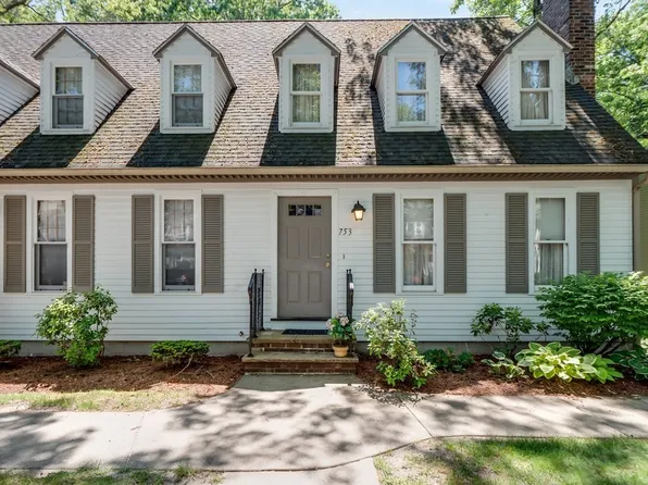 753 Wellman Ave, North Chelmsford, MA 01863
