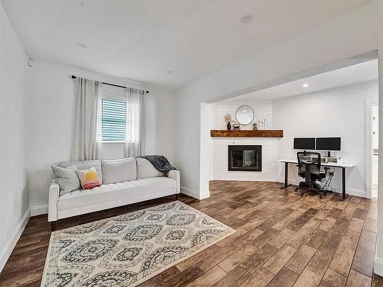 4960 SW 89th Ave — Photo 4