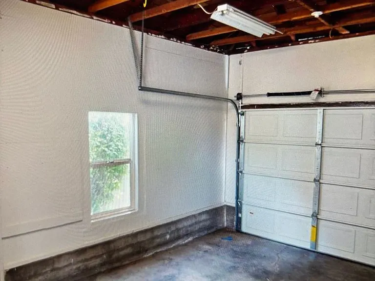 925 Jones St — Photo 13