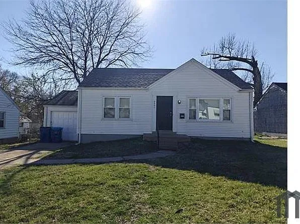 2446 Wieck Dr, Saint Louis, MO 63136