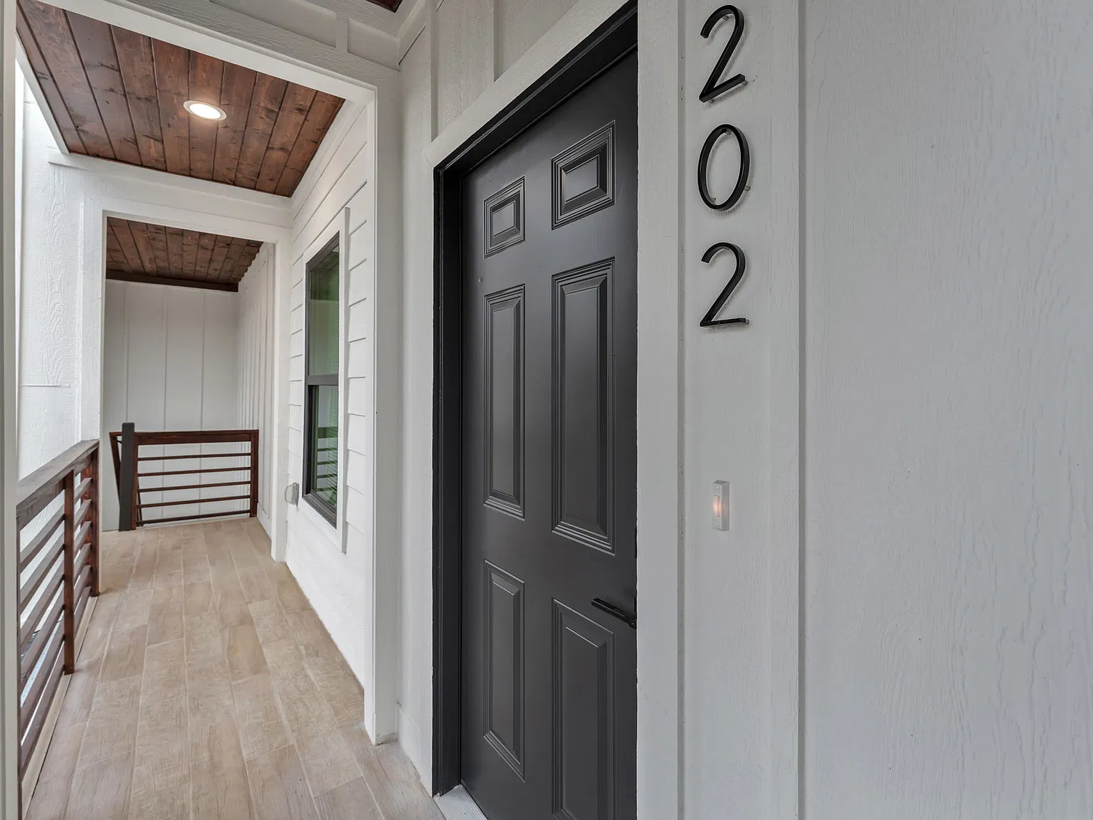3 bed, 1055 sqft, $1,700 — Photo 4