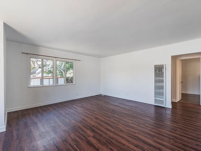 1710 Marshallfield Ln #A — Photo 5