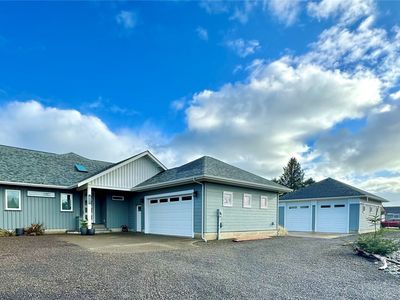 200 Canal Drive NE, Ocean Shores, WA, 98569