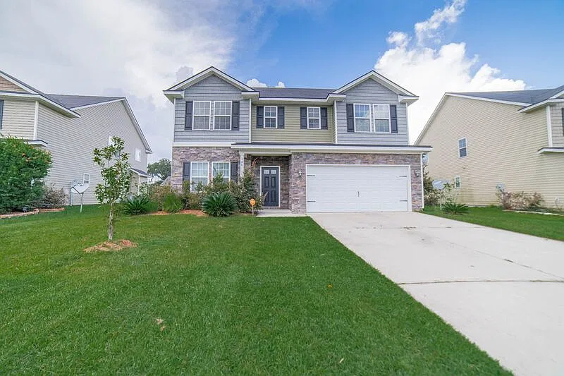 5 bed, 2.5 bath, 2976 sqft, $2,700 — Photo 3