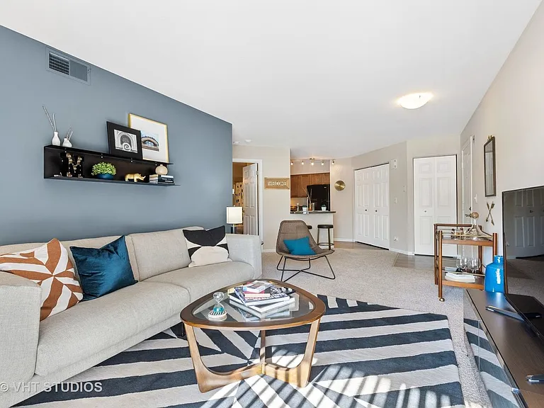 1621 Westminster Dr #112 — Photo 16