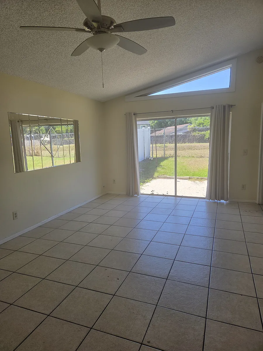 Building Photo - 524 Madrigal Ct