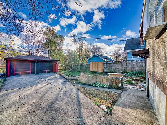 4th image of 304 Pinecrest Dr