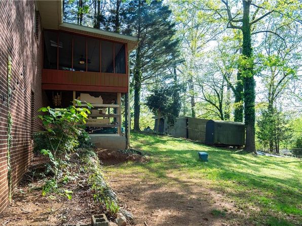 991 Lakemont Dr, Gainesville, GA 30501