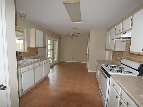 2nd image of 7330 Red River Dr