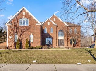 25710 Shoreline Dr, Novi, MI 48374