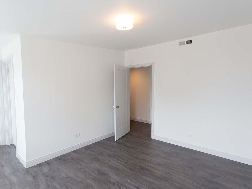 1st image of 5306 S Hyde Park Blvd #1201