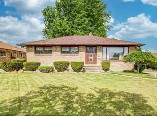 4802 Autumn Ln, Brooklyn, OH