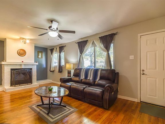 4th image of 452 Golden Valley Dr