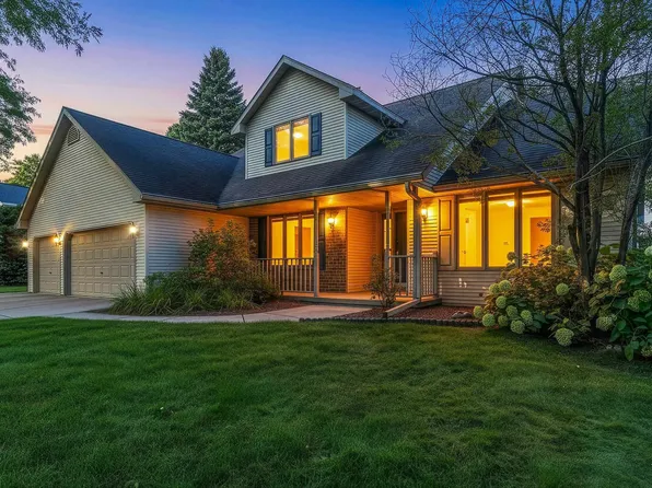 1610 King Of Arms Dr, Green Bay, WI 54313