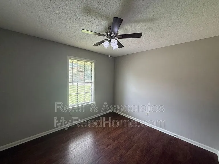 6935 Hillindale Dr — Photo 7