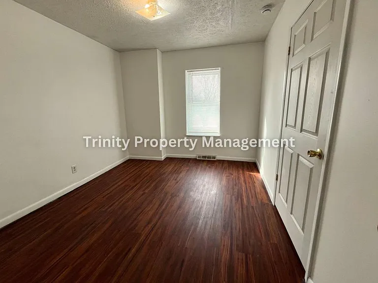 53 Marion St #C — Photo 5
