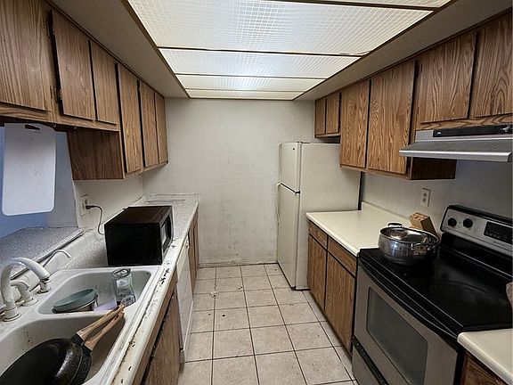 4th image of 3585 Arville St Unit 401A