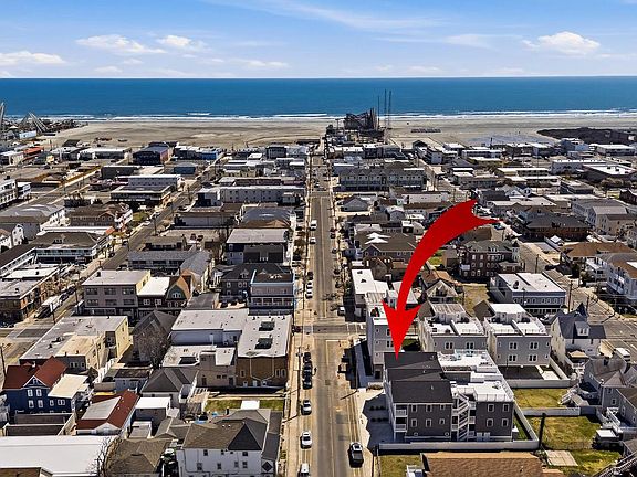 4th image of 146 W Spencer Ave #201