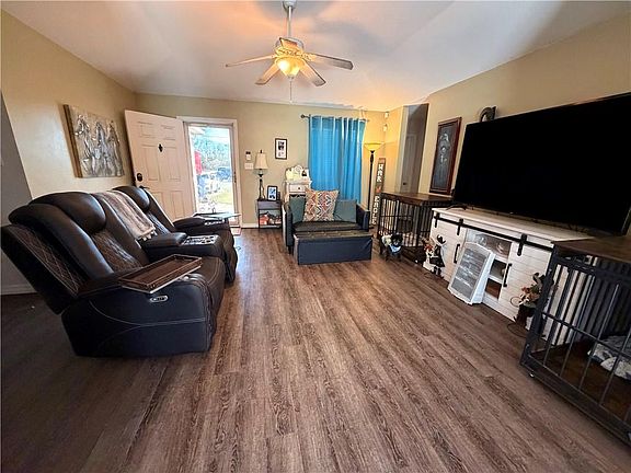 4th image of 7670 Mailon Ct