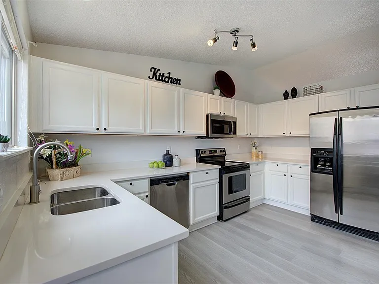 9687 Newcastle Dr — Photo 6