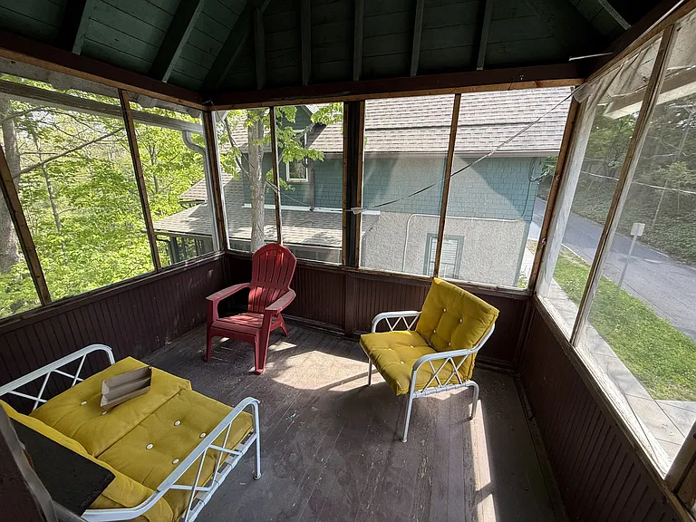 404 Oak Ave — Photo 5