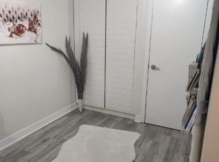 120 Dallimore Cir #220, Toronto, ON M3C4J1