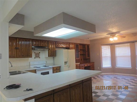 3rd image of 2421 Wilmer Dr