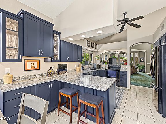 4th image of 322 E Hearne Way