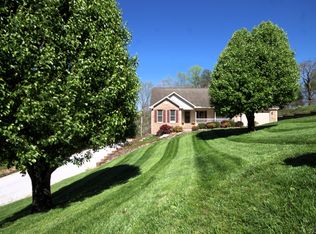 425 Oakleaf Cir, Knoxville, TN 37924