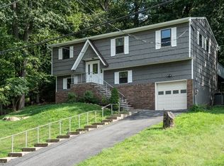 5 Fordham Trl, Hopatcong, NJ 07843