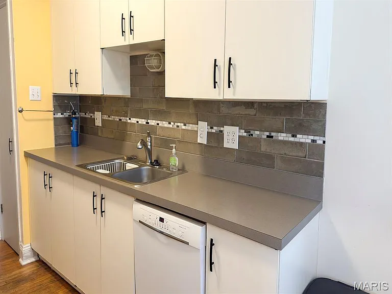 6003 Kingsbury Ave — Photo 8