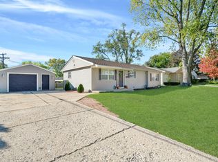 125 Hazard Rd, Carpentersville, IL 60110