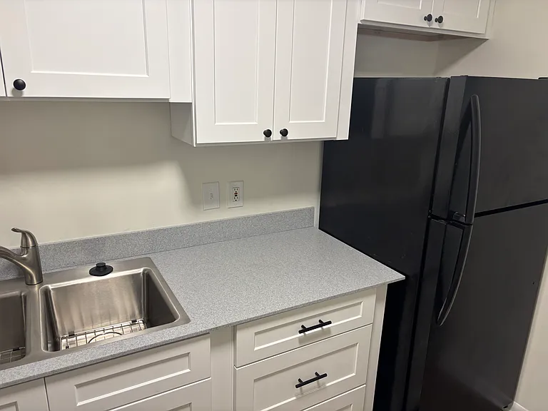 390 W Marshall St #390 — Photo 3