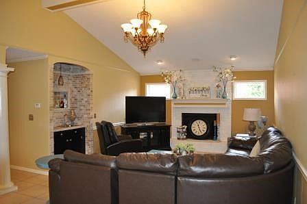 2nd image of 2737 Country Club Dr