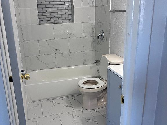 3rd image of 3300 SW 28th St #209