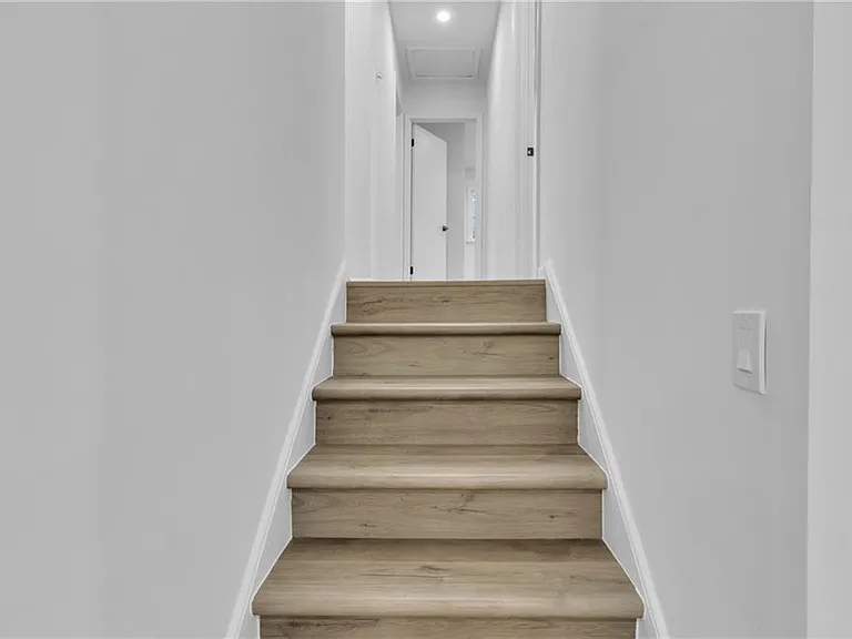 3296 Columbia Woods Dr — Photo 14