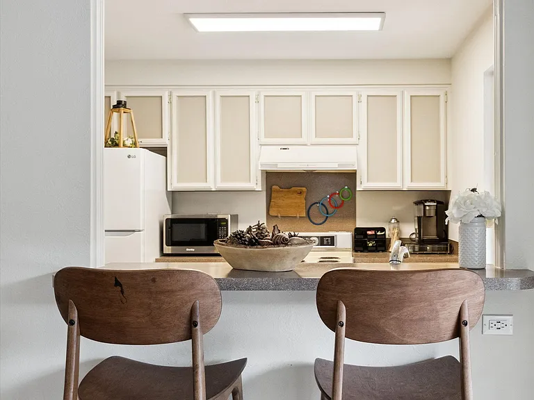 Fairmount Park Apartments — Photo 37