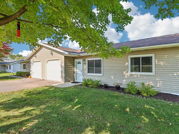 3rd image of 920/922 K St