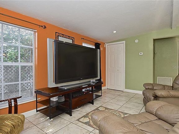 2nd image of 2132 Lee Ln