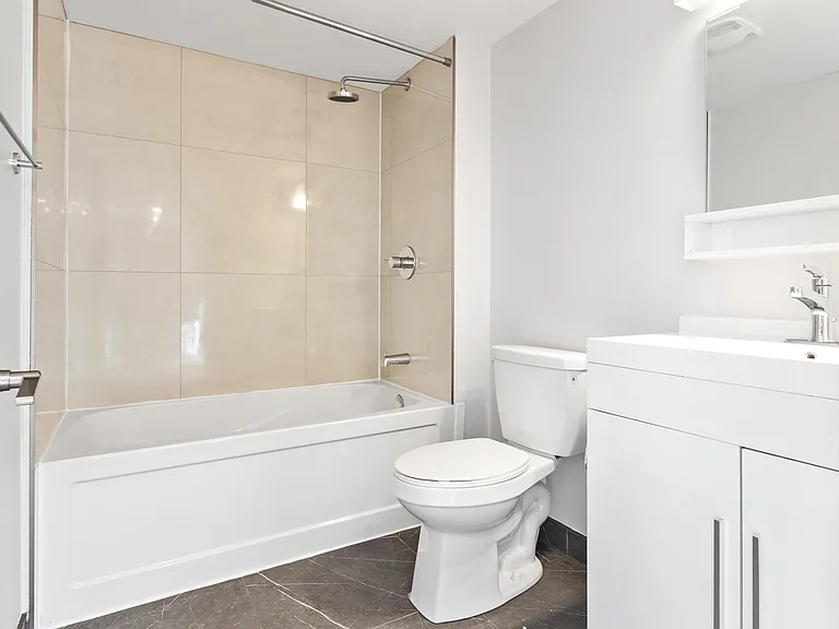 689 Churchill Ave N #204 — Photo 15