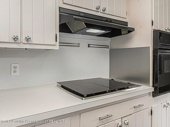 3rd image of 1028 Morgan St
