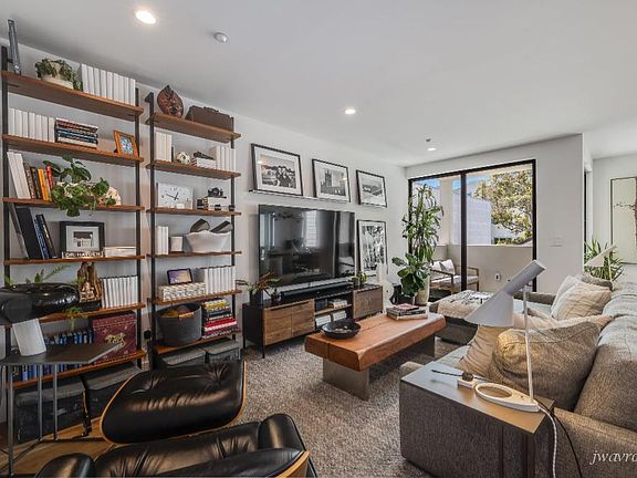 3rd image of 20 Belcher St #301