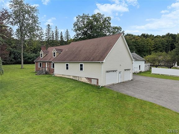 3rd image of 4181 Barker Hill Rd