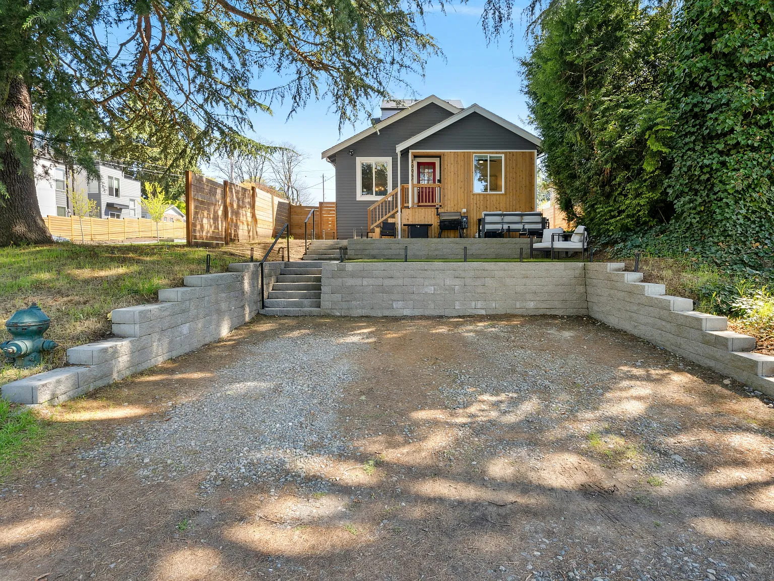 4 bed, 1740 sqft, $3,900 — Photo 2