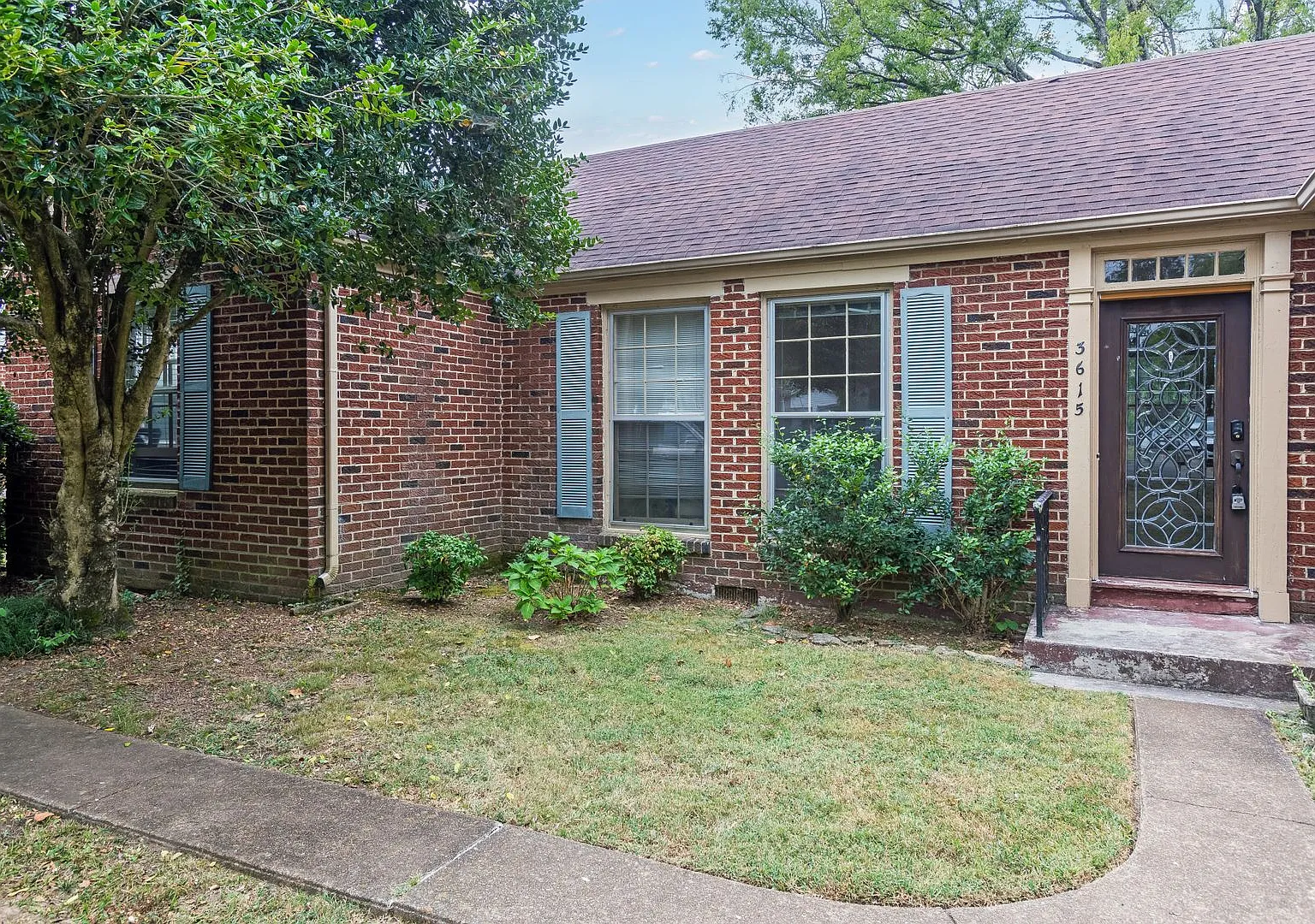 Green Hills Duplex! Fenced in Yard! — Photo 3
