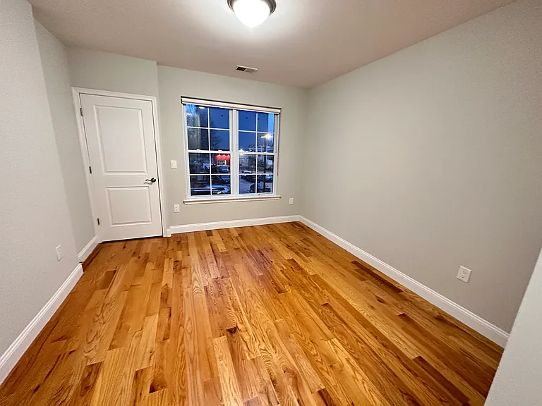1121 53rd St #3 — Photo 15