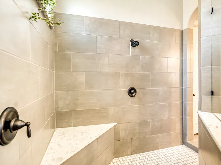 1208 Logan Trl — Photo 18