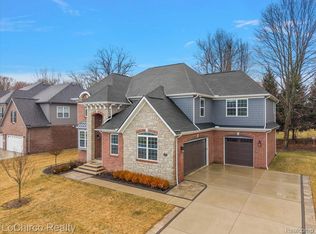 43722 Bolingbrooke Ln, Novi, MI 48377